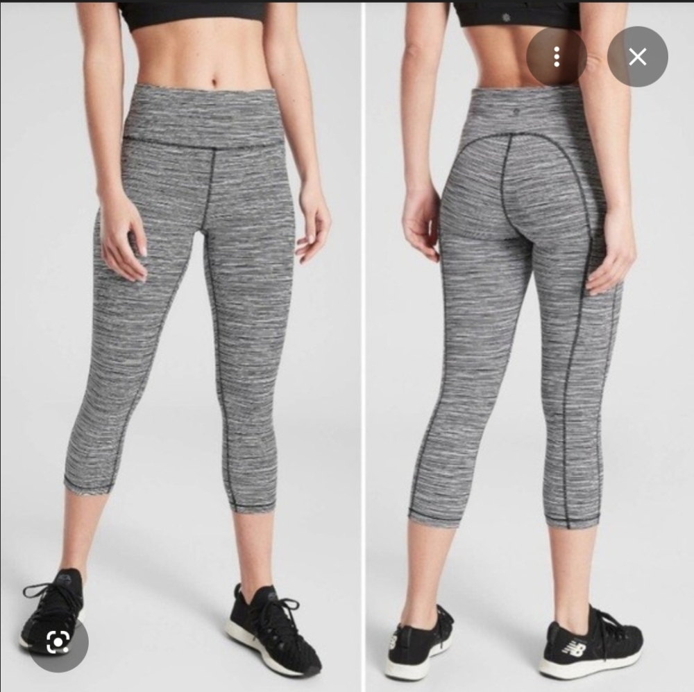 Athleta Ultimate Capri Linear Lines XS